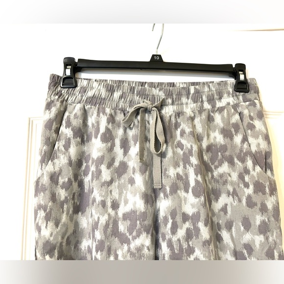 Cloth & Stone Anthropologie Sz Small Gray white Camo jogger pockets pull on - Picture 10 of 13